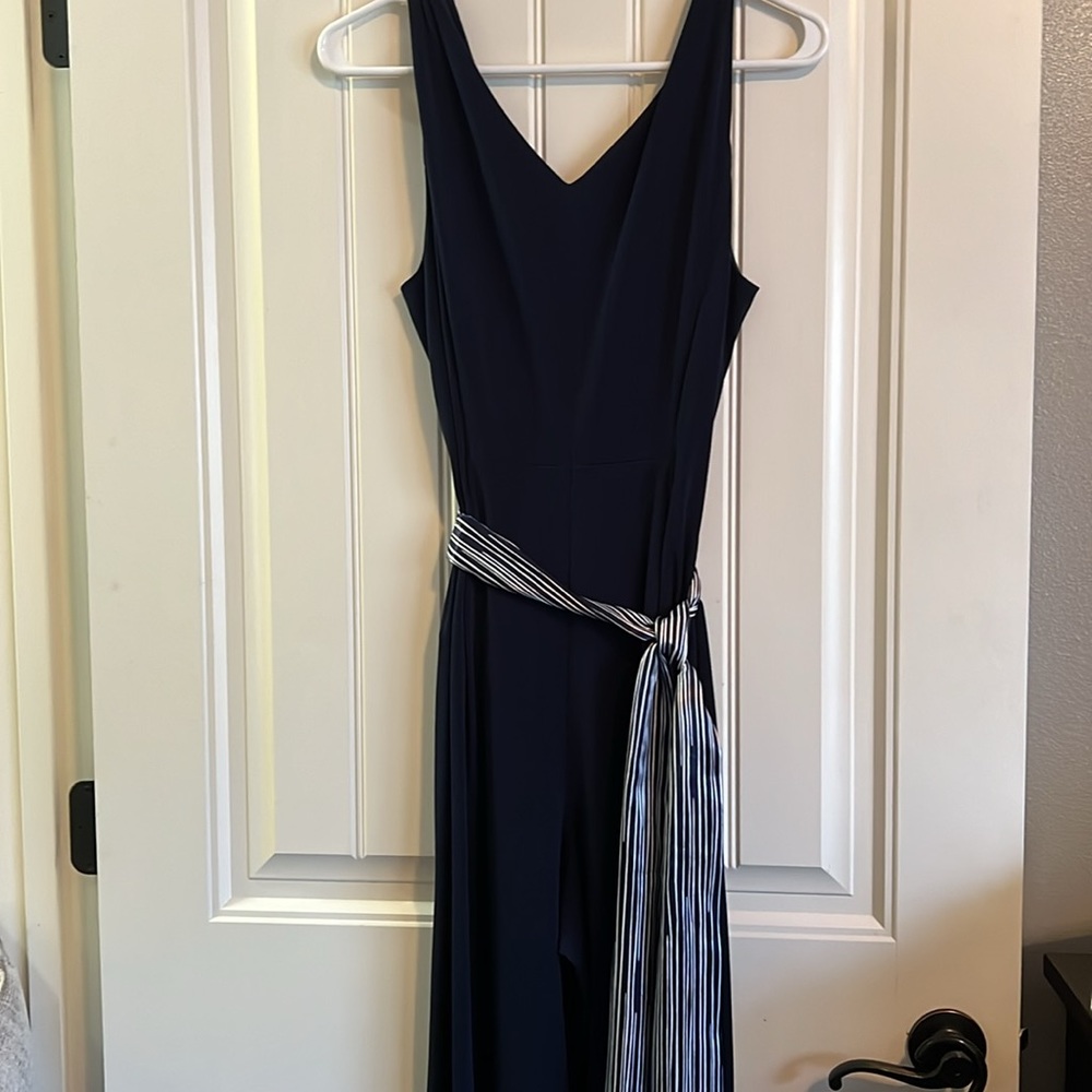 Women’s Navy jumper, size M